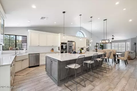 1142 E Grandview Rd, Phoenix, AZ 85022