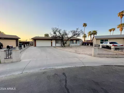 8232 W Montecito Ave, Phoenix, AZ 85033 photo 4