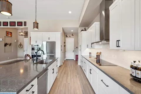 Kitchen - 4306 E Superstition Blvd, Apache Junction, AZ 85119 photo 5 of 5