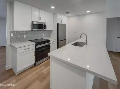 4515 E Arapahoe St, Phoenix, AZ 85044 photo 2