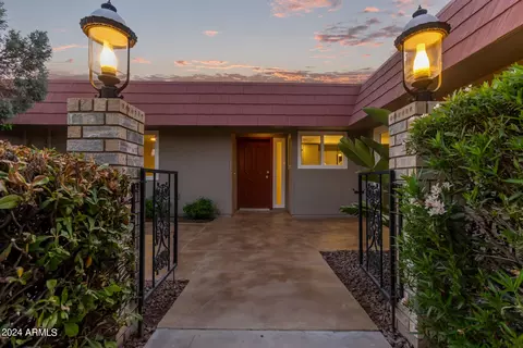 15606 N Lakeforest Dr, Sun City, AZ 85351