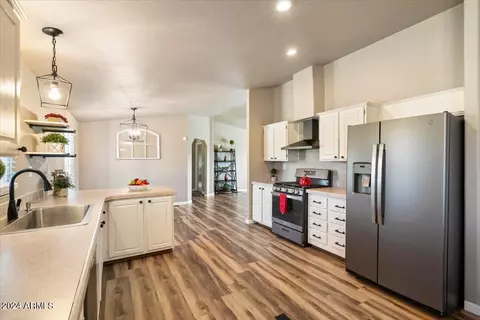 7400 Cody Rd, Flagstaff, AZ 86004