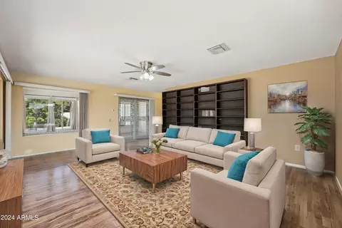 16214 N Desert Holly Dr, Sun City, AZ 85351