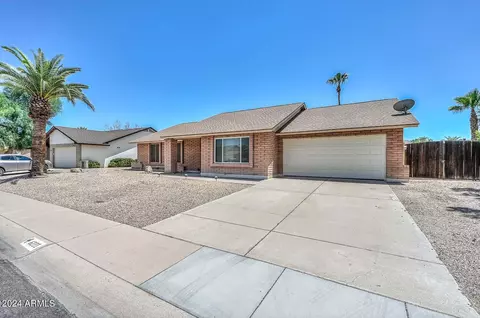 6221 W Sunnyside Dr, Glendale, AZ 85304