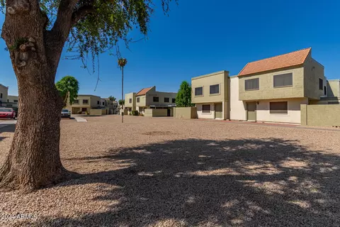 5852 N 47th Dr, Glendale, AZ 85301
