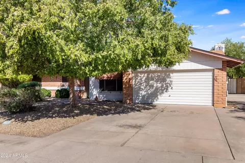 4138 W Woodridge Dr, Glendale, AZ 85308