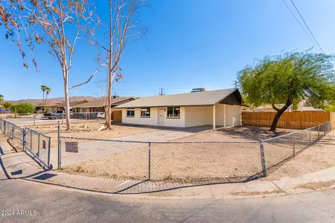 925 W Paseo Way, Phoenix, AZ 85041