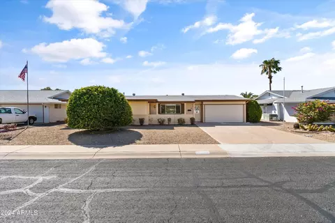 10207 W Cumberland Dr, Sun City, AZ 85351