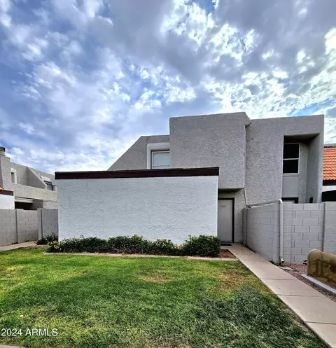 6821 S Jentilly Ln, Tempe, AZ 85283