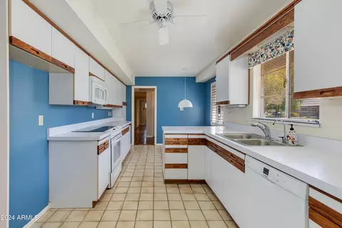 4924 E Mulberry Dr, Phoenix, AZ 85018 photo 5