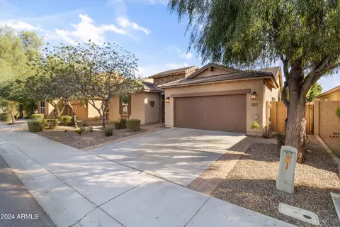 1463 E Warbler Rd, Gilbert, AZ 85297 photo 4