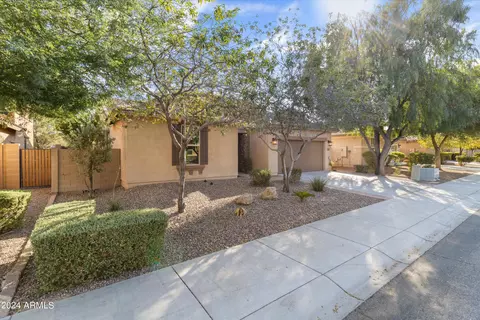 1463 E Warbler Rd, Gilbert, AZ 85297 photo 3