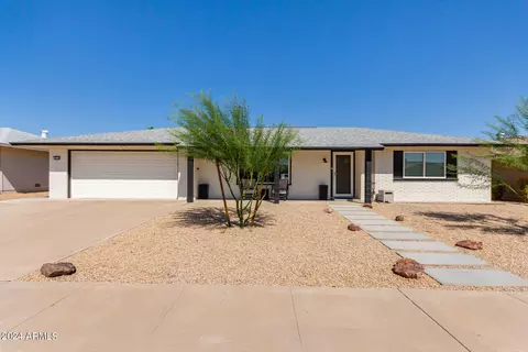 10132 W Oak Ridge Dr, Sun City, AZ 85351