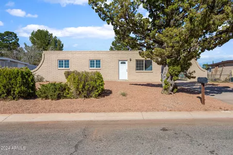 105 3rd St, Huachuca City, AZ 85616