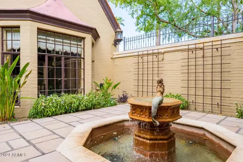 Exterior - 363 E Monte Vista Rd, Phoenix, AZ 85004 photo 13 of 16