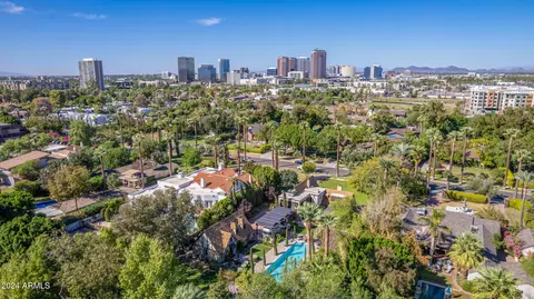 View/Area - 363 E Monte Vista Rd, Phoenix, AZ 85004 photo 2 of 6