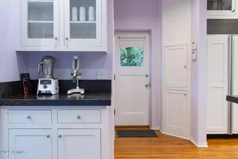 Kitchen - 363 E Monte Vista Rd, Phoenix, AZ 85004 photo 8 of 8