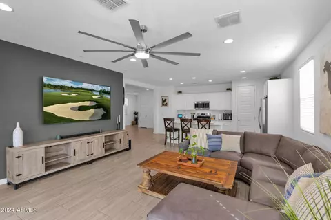 1633 W Monte Way, Phoenix, AZ 85041 photo 4