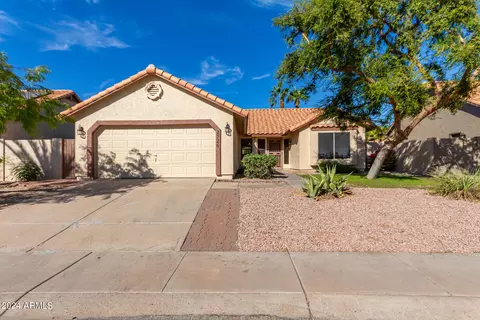 2726 E Cathedral Rock Dr, Phoenix, AZ 85048