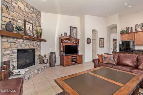 7253 E Nance St, Mesa, AZ 85207 photo 5