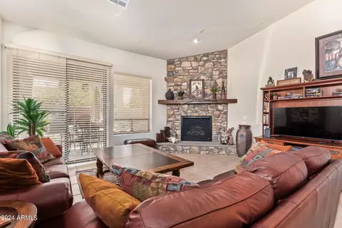 7253 E Nance St, Mesa, AZ 85207 photo 4