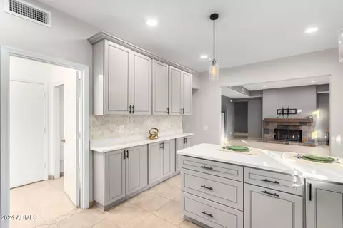 4213 E Taro Ln, Phoenix, AZ 85050 photo 13