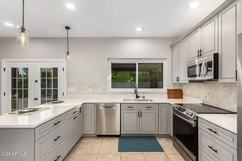 4213 E Taro Ln, Phoenix, AZ 85050 photo 12