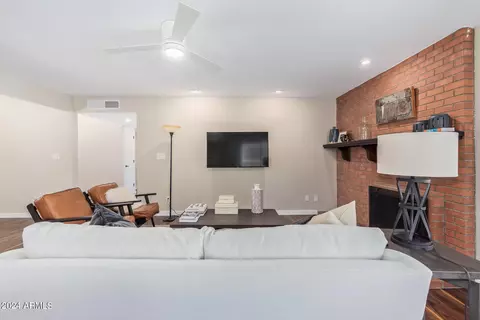 4930 E Lake Point Cir, Phoenix, AZ 85044 photo 10