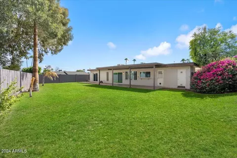 2550 E North Ln, Phoenix, AZ 85028 photo 2