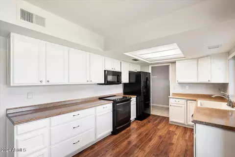 2550 E North Ln, Phoenix, AZ 85028 photo 13