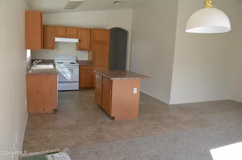 Kitchen - 1105 E Bowker St, Phoenix, AZ 85040 photo 3 of 4