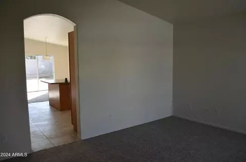 Living - 1105 E Bowker St, Phoenix, AZ 85040 photo 1 of 2