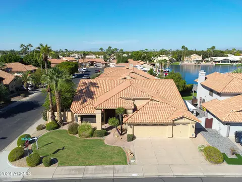 View/Area - 1140 W Lakeridge Dr, Gilbert, AZ 85233 photo 3 of 13