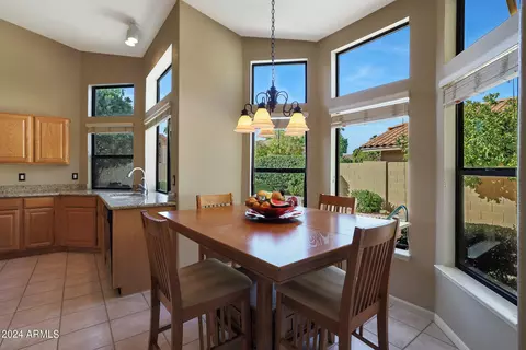 Dining - 1140 W Lakeridge Dr, Gilbert, AZ 85233 photo 4 of 5