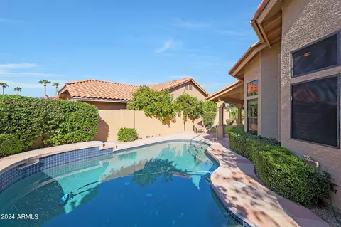 Exterior - 1140 W Lakeridge Dr, Gilbert, AZ 85233 photo 5 of 7