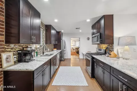 930 E San Juan Ave, Phoenix, AZ 85014 photo 7