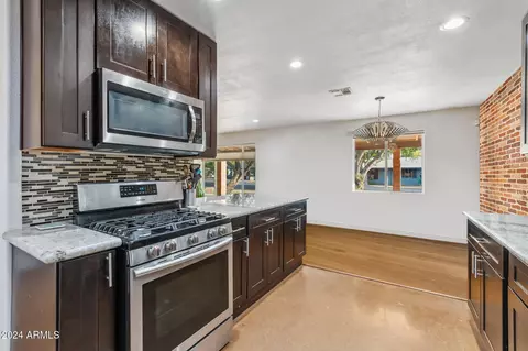 930 E San Juan Ave, Phoenix, AZ 85014 photo 9