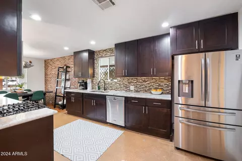 930 E San Juan Ave, Phoenix, AZ 85014 photo 8
