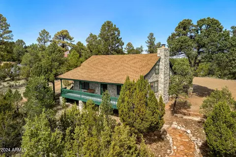 2264 Green Cove Dr, Overgaard, AZ 85933