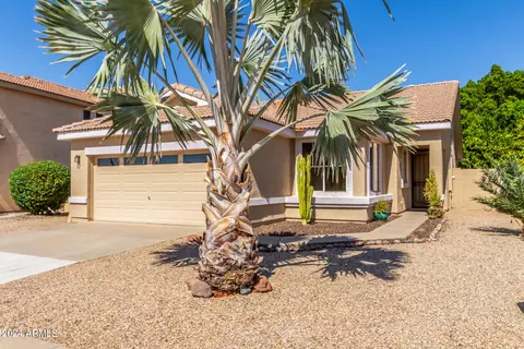 1330 W Armstrong Way, Chandler, AZ 85286