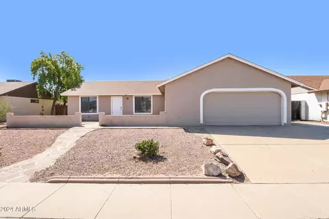 415 E Providence Dr, Casa Grande, AZ 85122