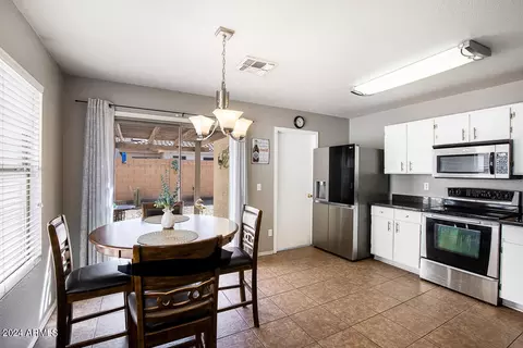 1537 S Halsted Dr, Chandler, AZ 85286