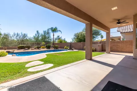 4381 E Lariat Ln, Phoenix, AZ 85050 photo 13