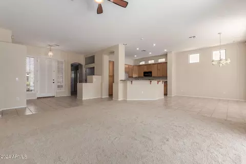 4381 E Lariat Ln, Phoenix, AZ 85050 photo 10