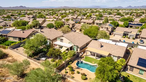 4381 E Lariat Ln, Phoenix, AZ 85050 photo 12