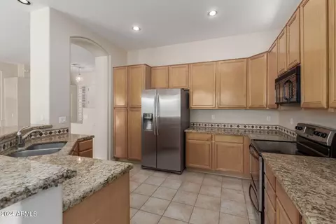 4381 E Lariat Ln, Phoenix, AZ 85050 photo 16