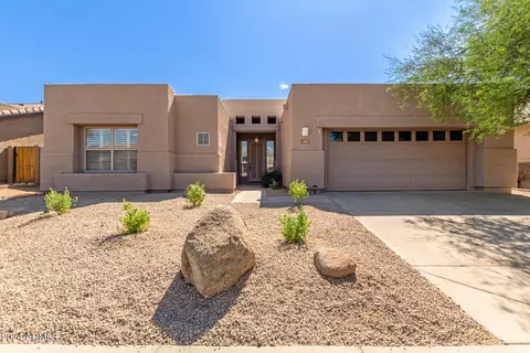 4381 E Lariat Ln, Phoenix, AZ 85050 photo 2