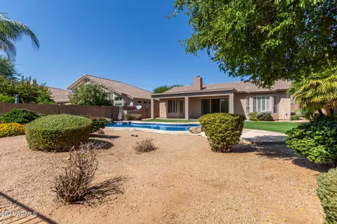 4381 E Lariat Ln, Phoenix, AZ 85050 photo 15