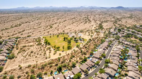 4381 E Lariat Ln, Phoenix, AZ 85050 photo 5