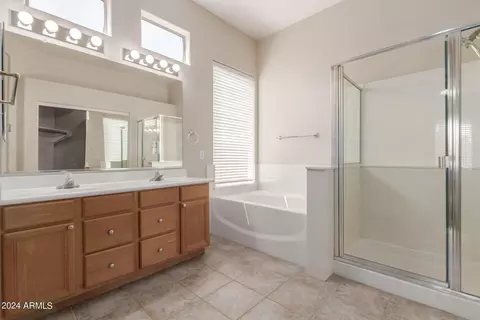 4381 E Lariat Ln, Phoenix, AZ 85050 photo 25